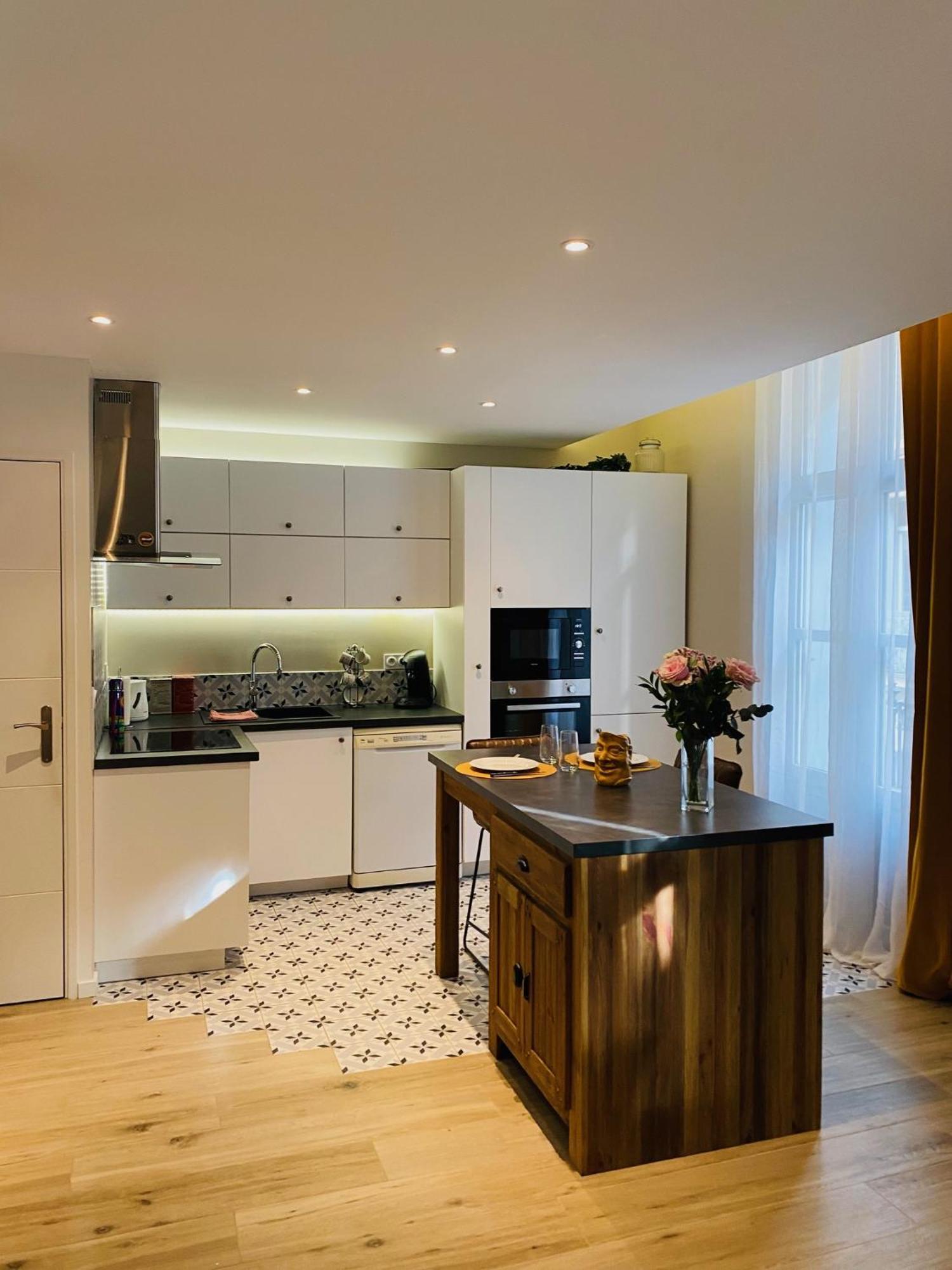 Douillet Et Coquet Appartement Climatise - Parking Prive Gratuit - Centre Montpellier Zewnętrze zdjęcie