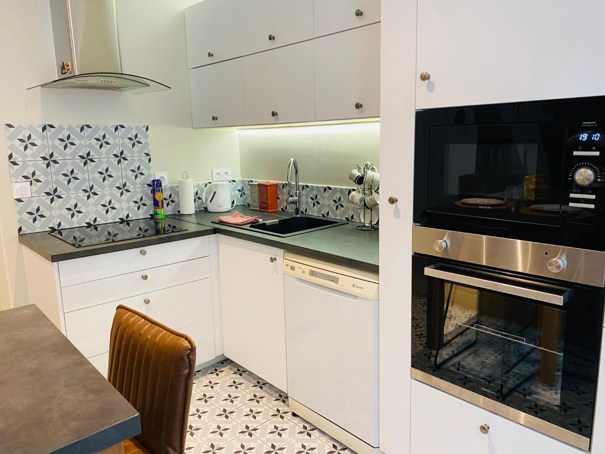 Douillet Et Coquet Appartement Climatise - Parking Prive Gratuit - Centre Montpellier Zewnętrze zdjęcie